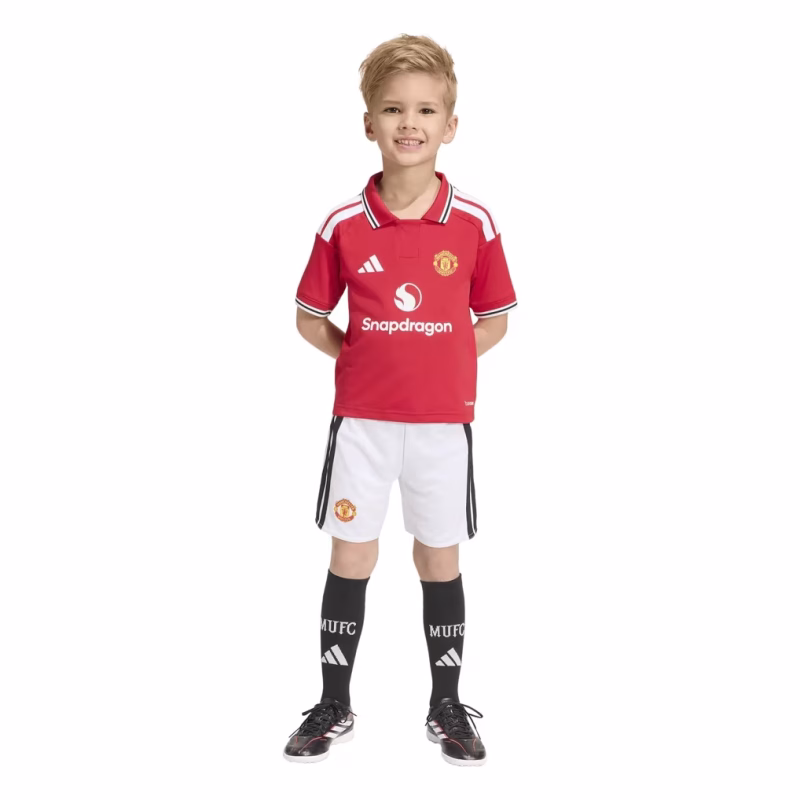 manchester-united-adidas-home-minikit-2026-27_ss5_p-203732624+pv-1+u-pdb0pukslxsxlhxrawez+v-htq3xhng7ual9y2ydvgk Nogometni dres MAN.UTD - Šeško